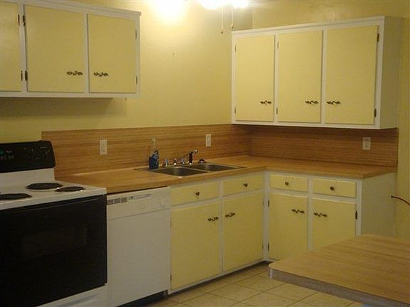5th image of 807 S 1st 1/2 St
