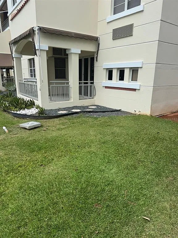 3 bed, 2.5 bath, 1427 sqft, $2,300 — Photo 2
