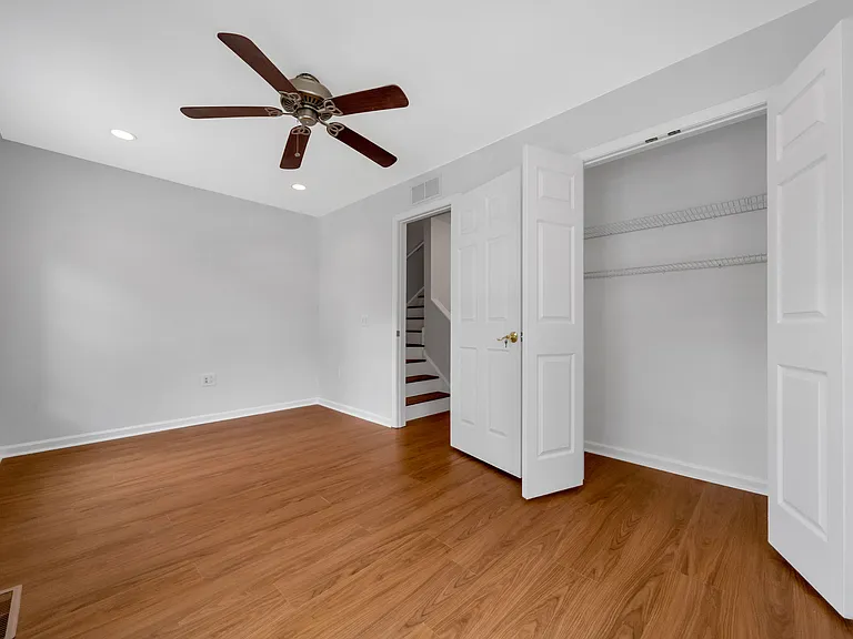 1318 Bainbridge St — Photo 9