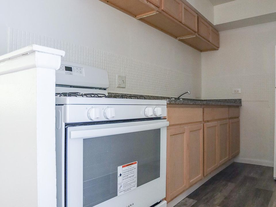 1st image of 5833 N Kenmore Ave APT 304