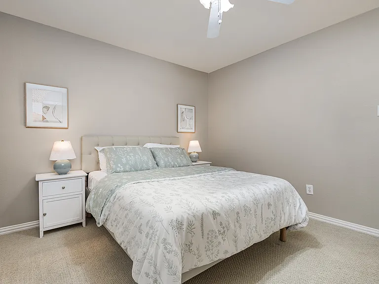 4417 Staten Island Dr — Photo 9