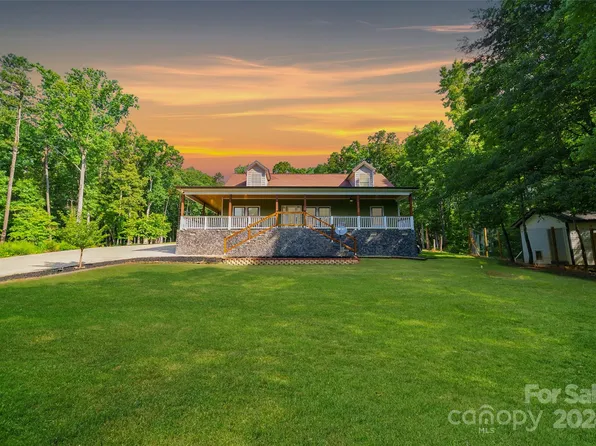 138 Almond Dr, Gastonia, NC 28052