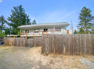 411 Upper Terrace Ln, Glide, OR 97443