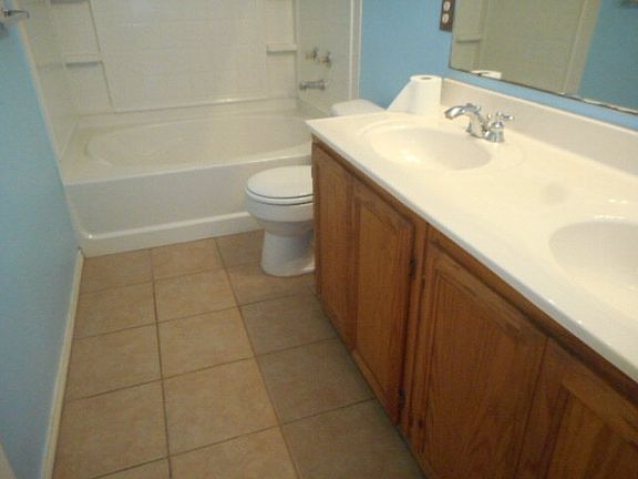 5th image of 3013 N San Antonio Ave