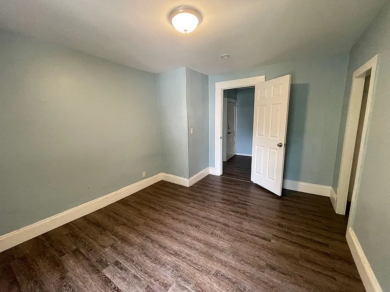 19-21 Pond St — Photo 7