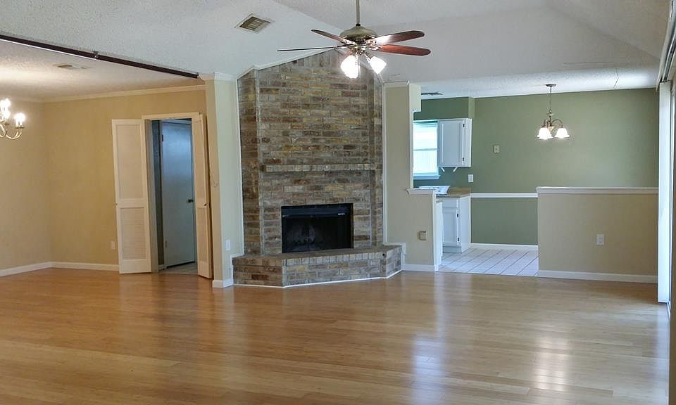 1st image of 711 Rolling Mill Dr