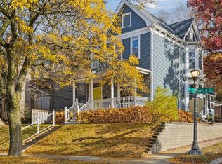 382 Maple St, Saint Paul, MN 55106