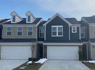 1448 Arcadia Dr, Milford, MI