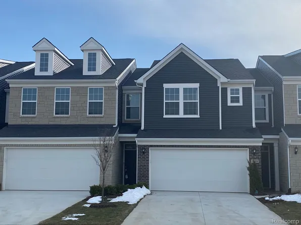 1448 Arcadia Dr, Milford, MI 48381