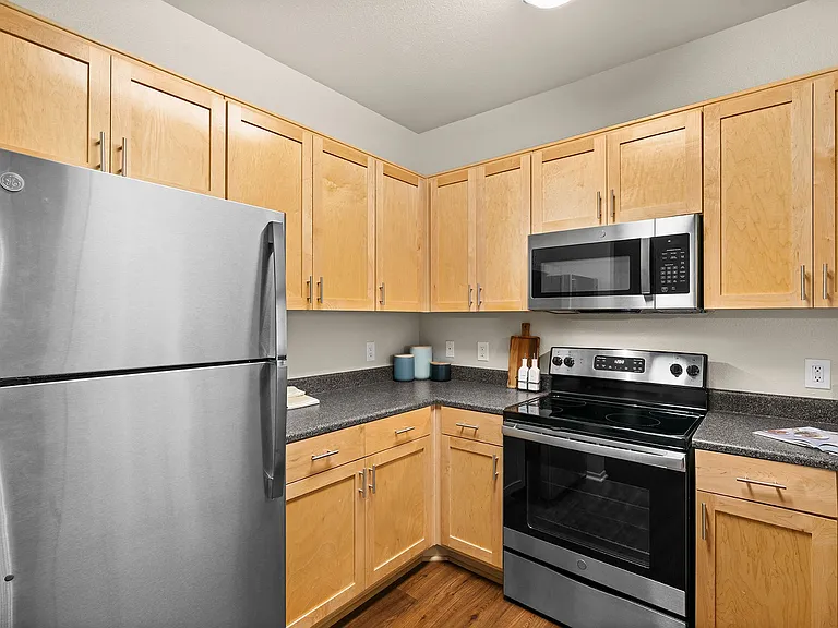 Hills of Valencia Apartments — Photo 18