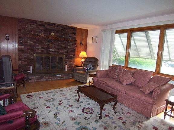 Living Room~Raised Hearth Fireplace