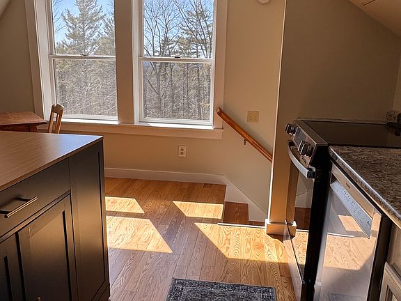 4th image of 718 Lockehaven Rd #B