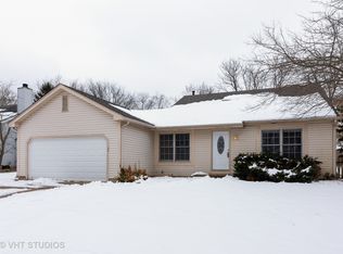 985 Ridgewood Ln, Crystal Lake, IL 60014