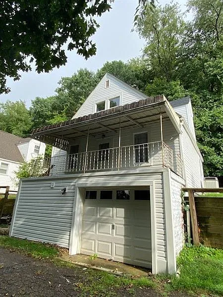 3 Lewis Dr