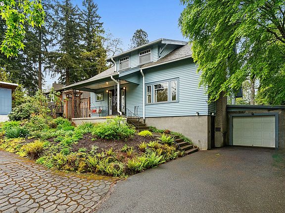 2nd image of 2830 SW Multnomah Blvd