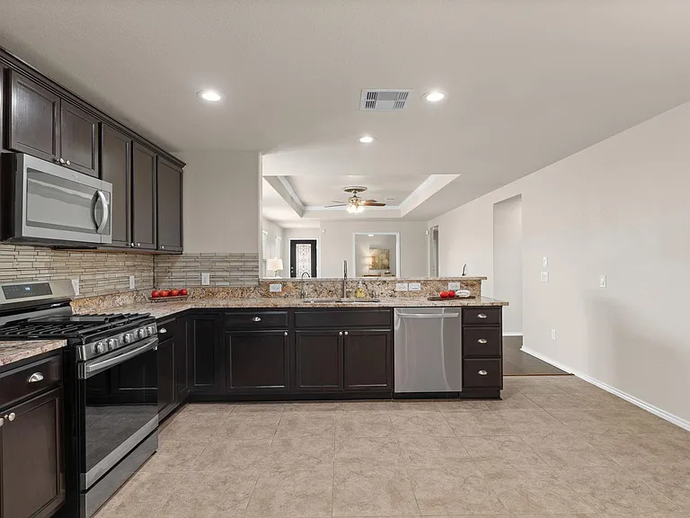 2811 Cone Flower Dr — Photo 16