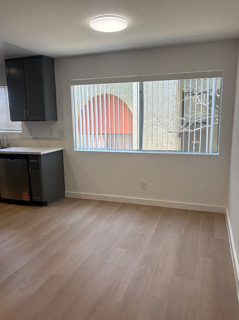 8735 Variel Ave — Photo 2