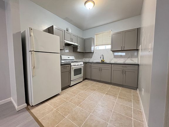 2nd image of 151 Lipsett Ave #1