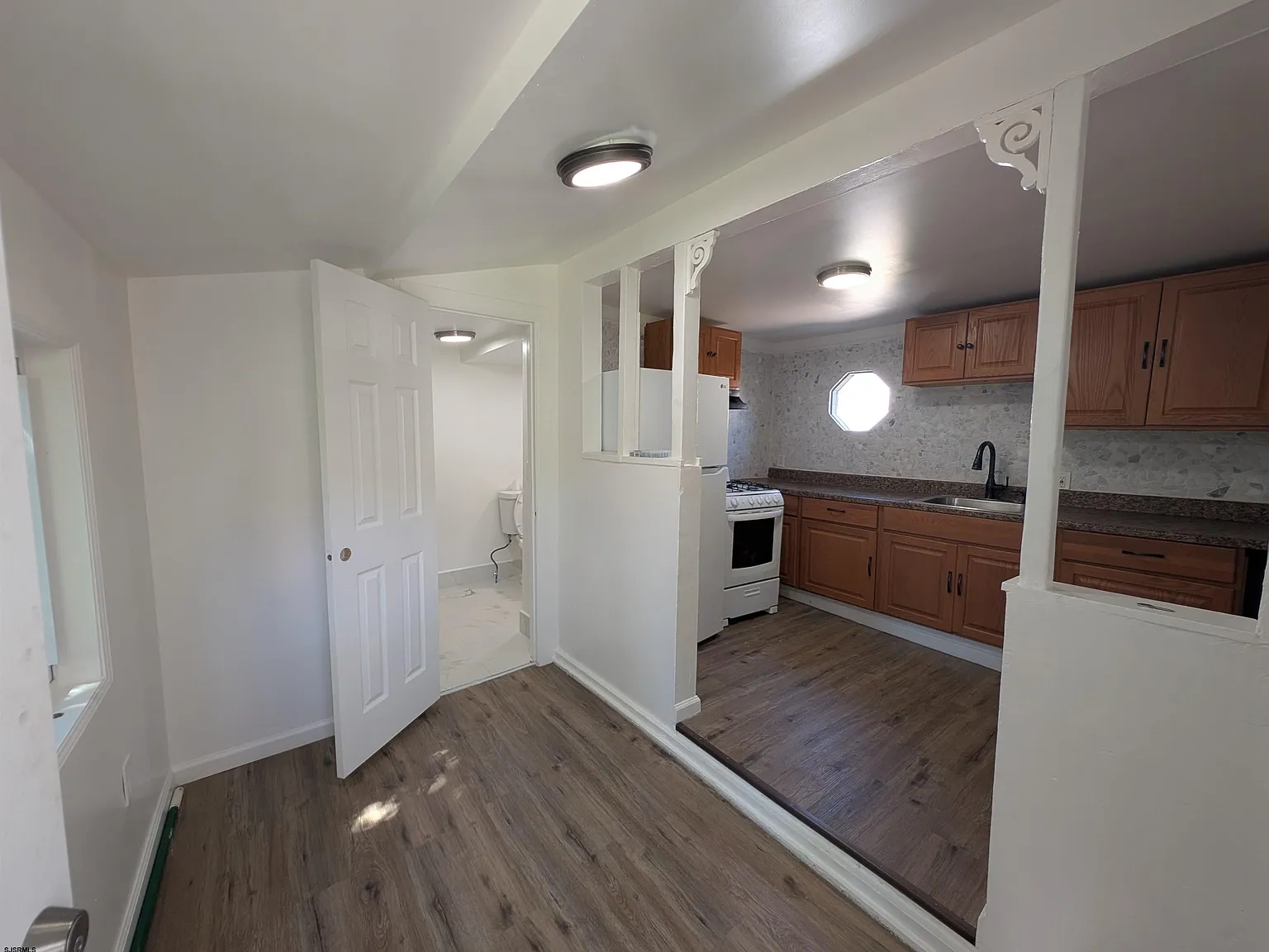 3 bed, 1.0 bath, $2,300 — Photo 2