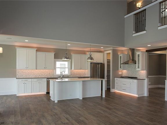 5th image of 4290 Saint Theresa Blvd