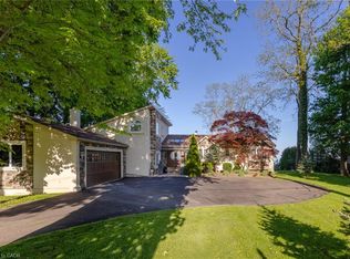 3346 Lakeshore Rd W, Oakville, ON L6L 6S6