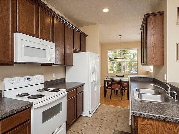 5th image of 9181 Camden Gardens St