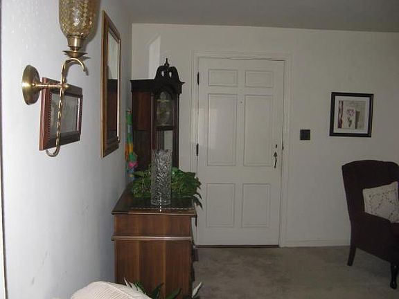 4th image of 7404 Forest Ave