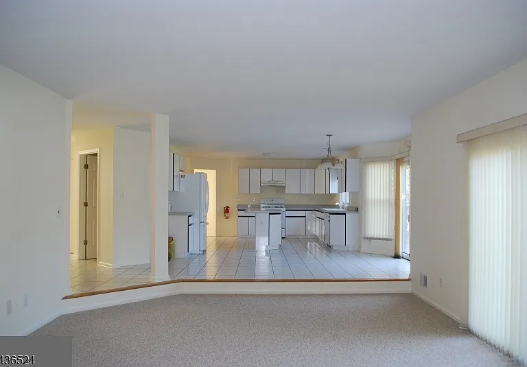 11 Alexandria Dr — Photo 4
