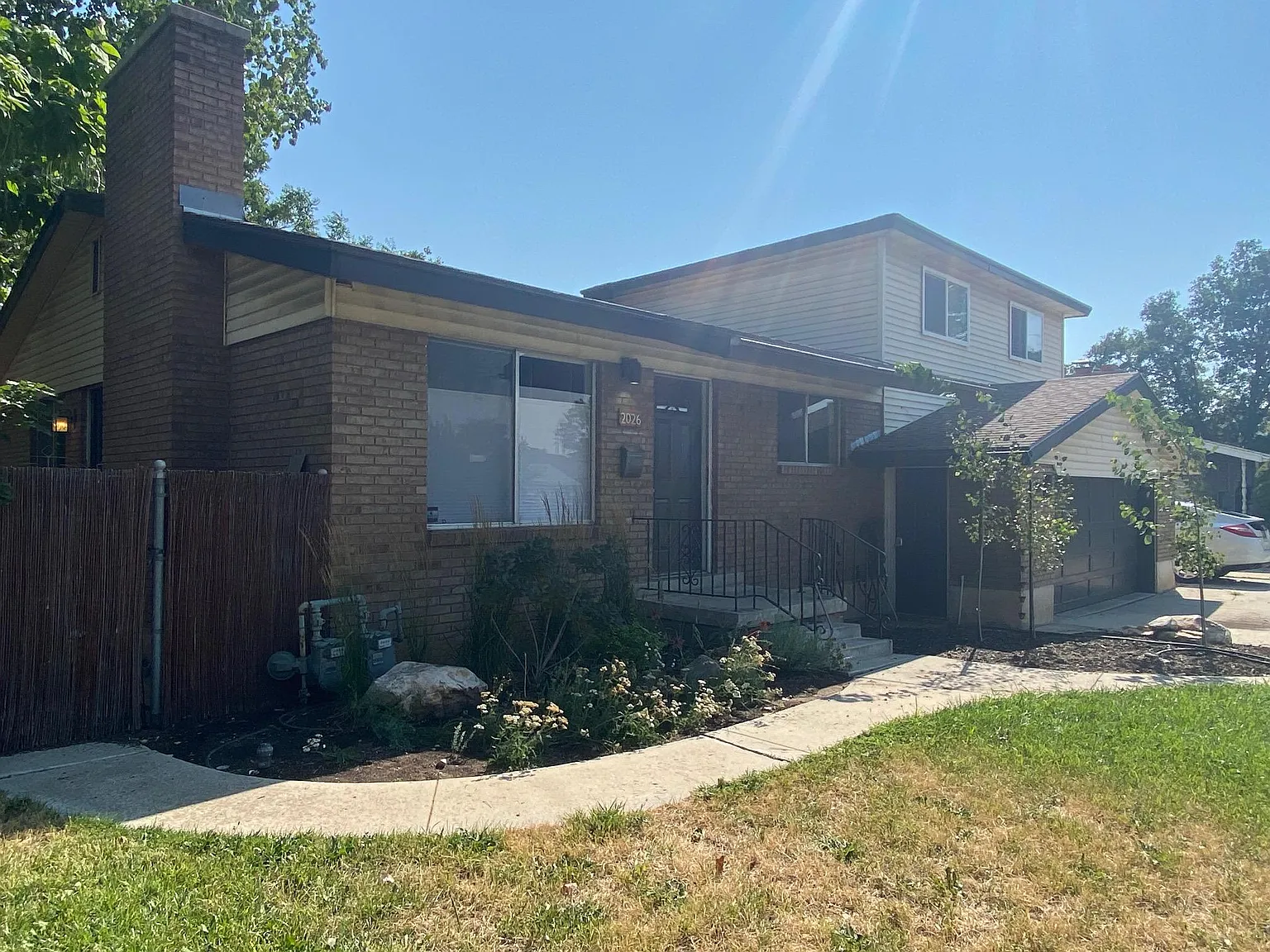 2026 E Yuma View Dr S — Photo 1