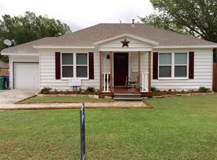 311 S Sherman St, Pilot Point, TX 76258
