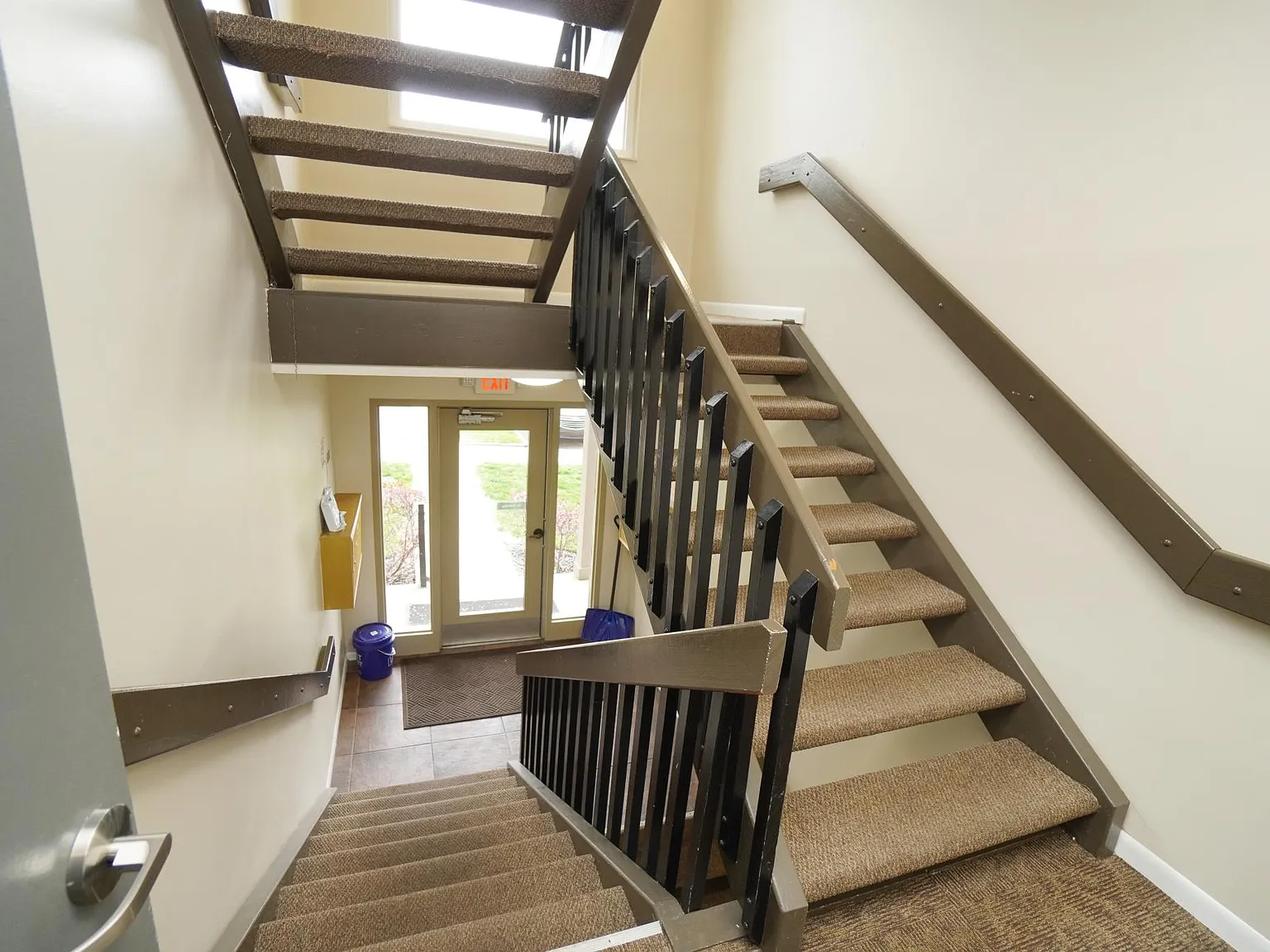 2 bed, 1025 sqft, $1,750 — Photo 3