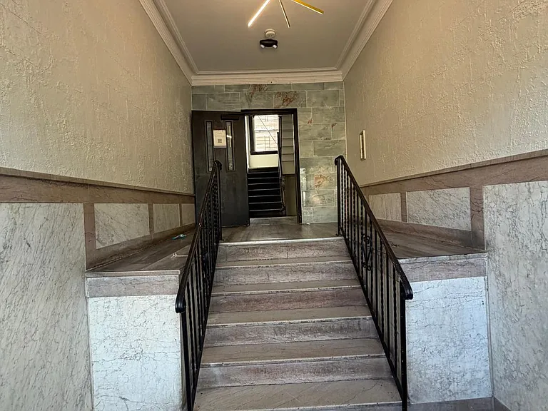 9-11 Fuller Pl #7 — Photo 5