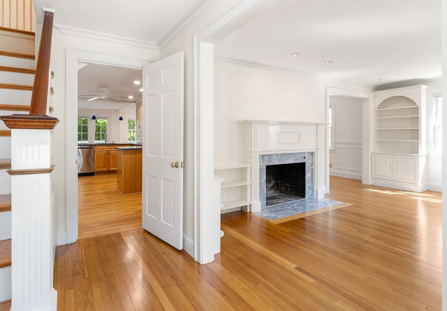 5 bed, 2780 sqft, $8,000 — Photo 3