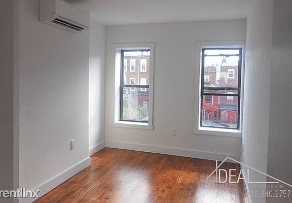 3rd image of 270 Sumpter St #1900361