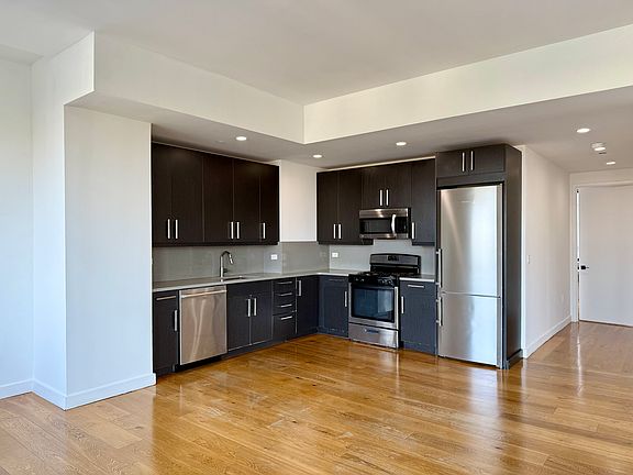 3rd image of 180 Nassau St APT 10N