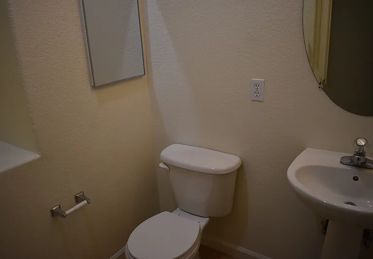 2261 Pillsbury Rd — Photo 31