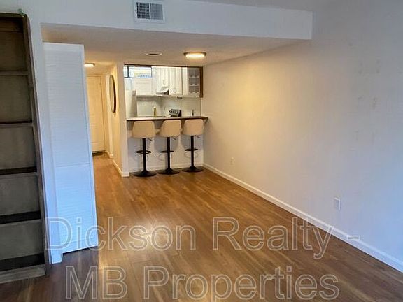 2nd image of 861 Nutmeg Pl APT 8