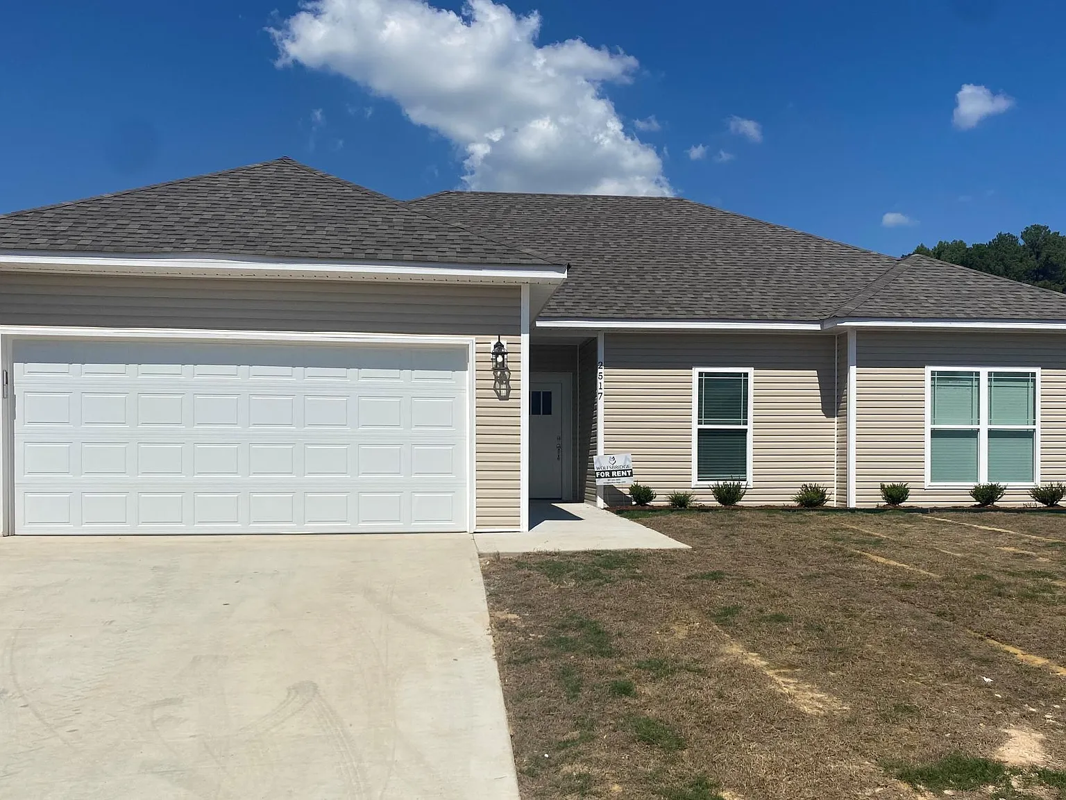3 bed, 1685 sqft, $1,850 — Photo 1