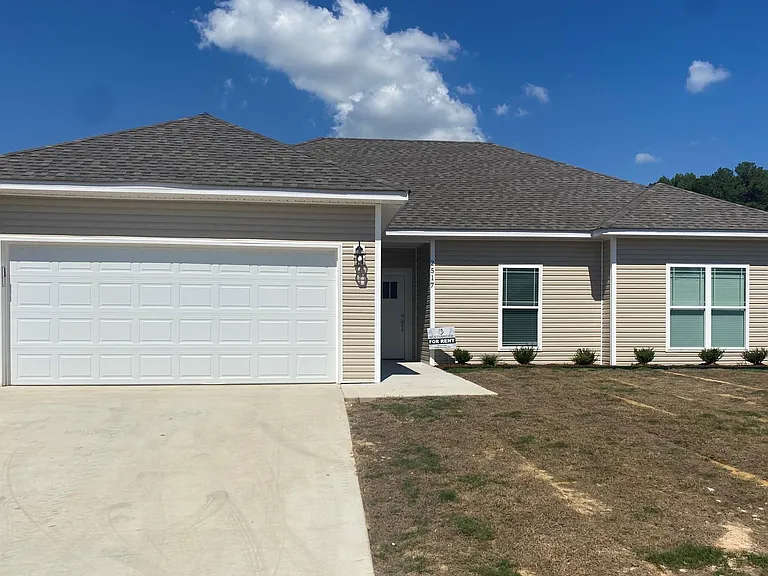 2517 Garden Dr — Photo 1