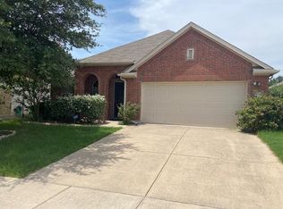 8841 Golden Sunset Trl, Fort Worth, TX 76244