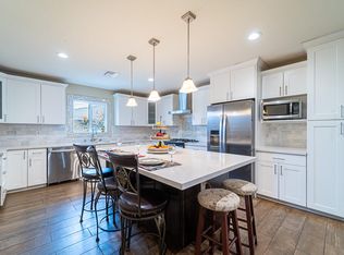 219 W Pinehurst Ave, La Habra, CA 90631