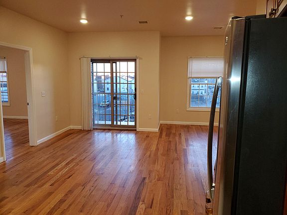 4th image of 644 Communipaw Ave #2