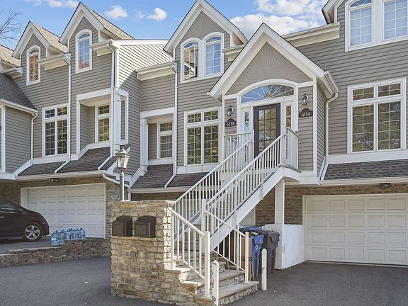 4th image of 123B E Palisade Ave