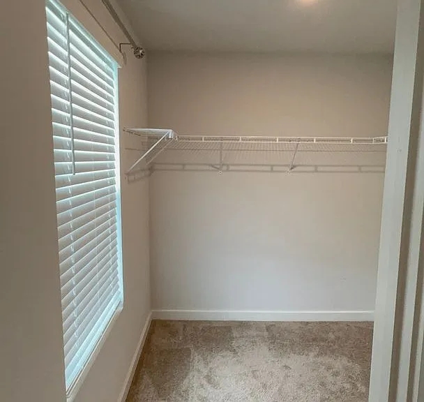 1002 Clydes Way — Photo 4