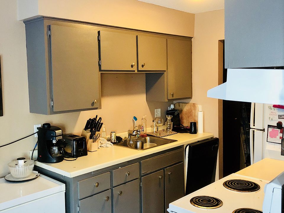 2nd image of 815 11th Ave S APT 7