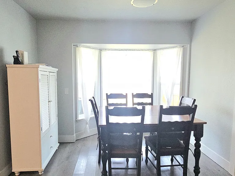 922 5th Ave SW #A — Photo 4