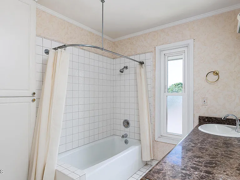 245 Hillside Rd — Photo 15