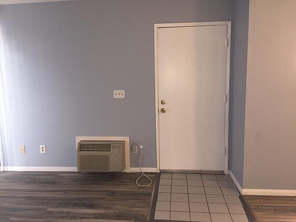 Front door, heat pump with AC