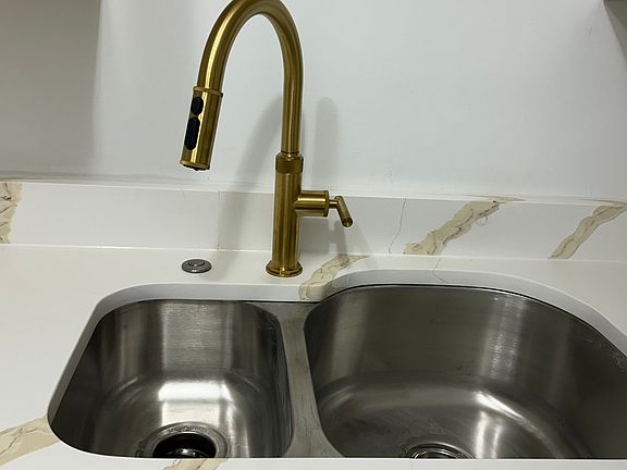 4th image of 225 Stratford Ave APT 3