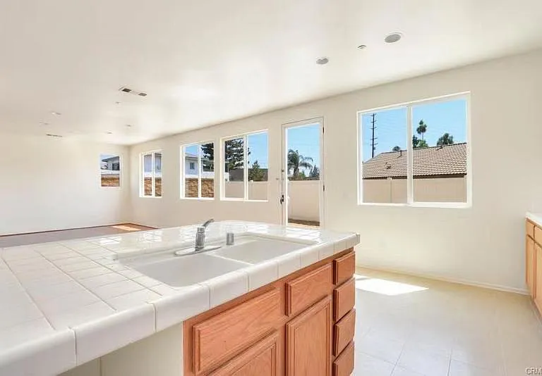 1824 Marlborough Ave — Photo 4